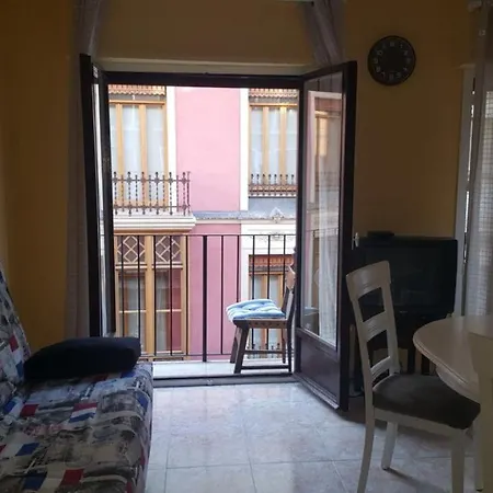 Ayuntamiento Apartment *
